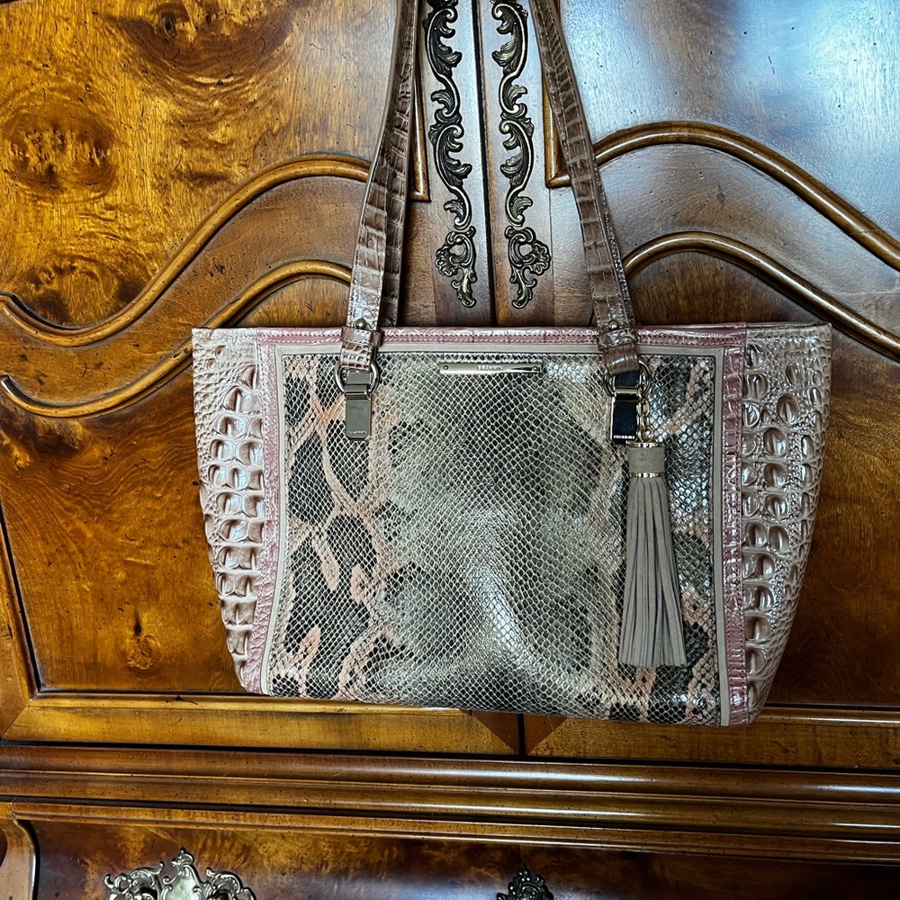 Brahmin Satchel in almost perfect shape